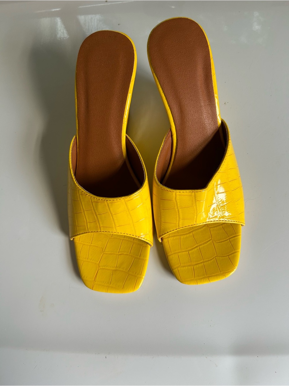 Yellow Croc Embossed Square Toe Mule Heels EU 40 US 9–9.5 3.5” Heel
